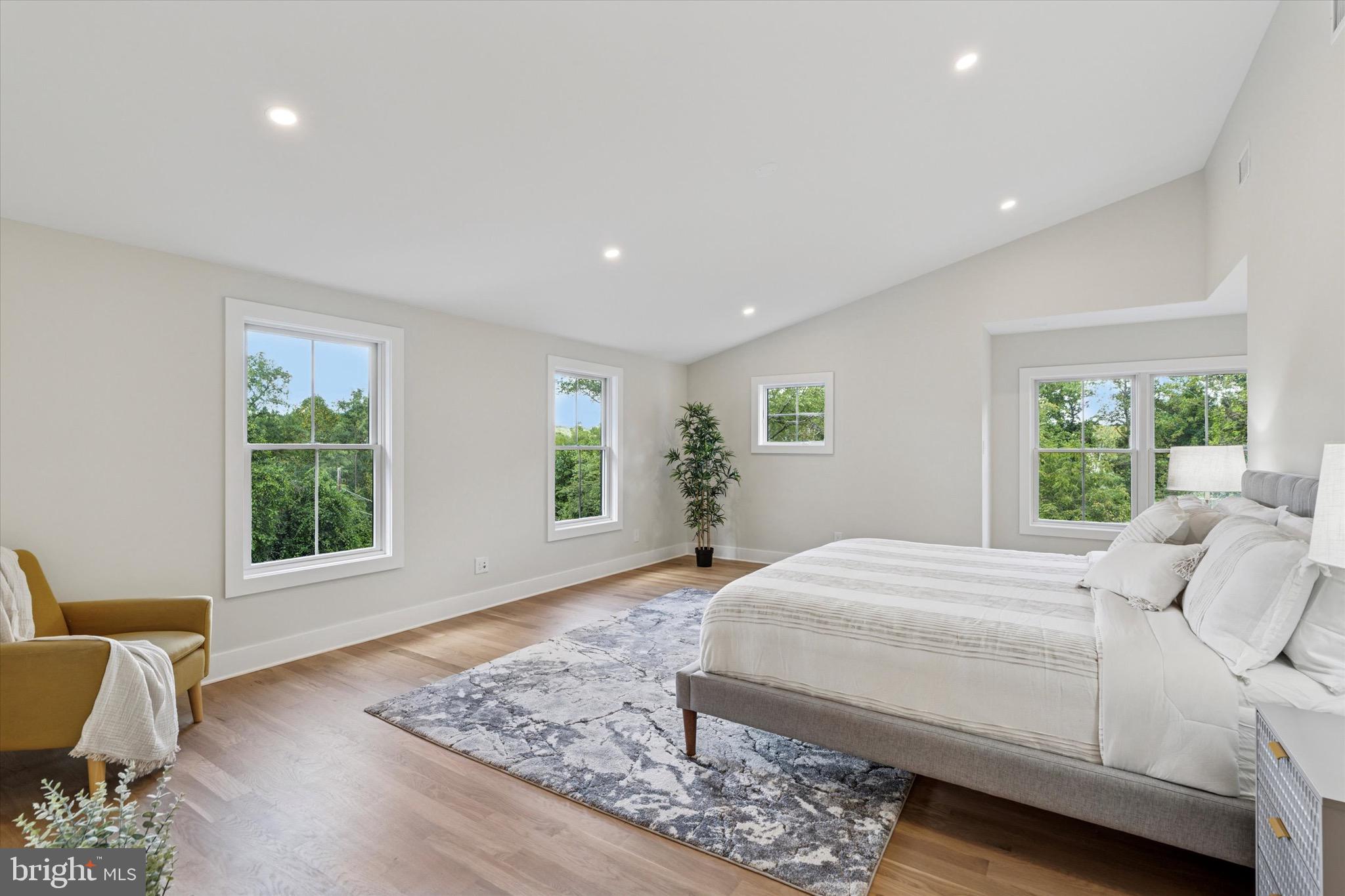 GLADWYNE - Residential