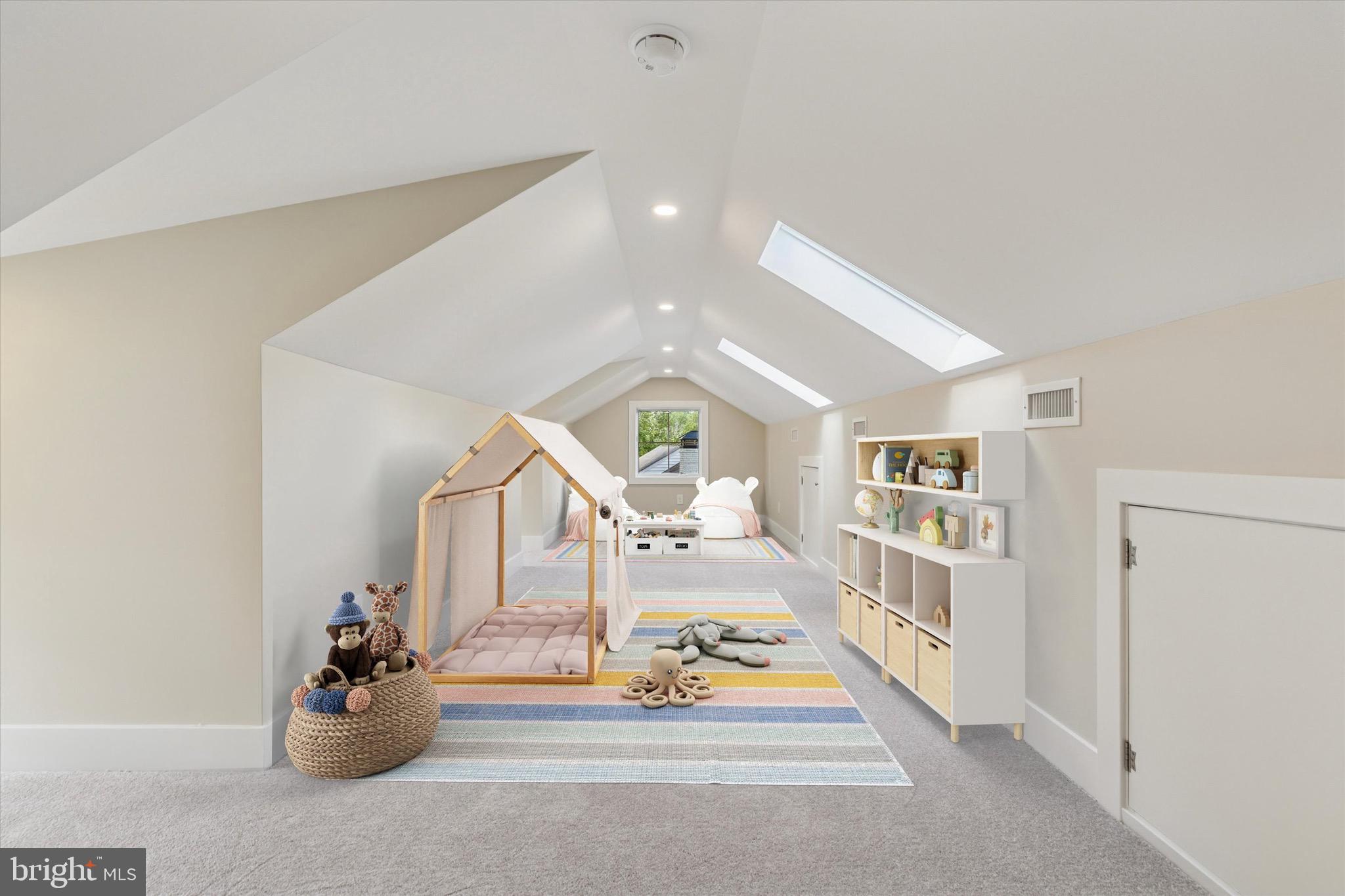 GLADWYNE - Residential