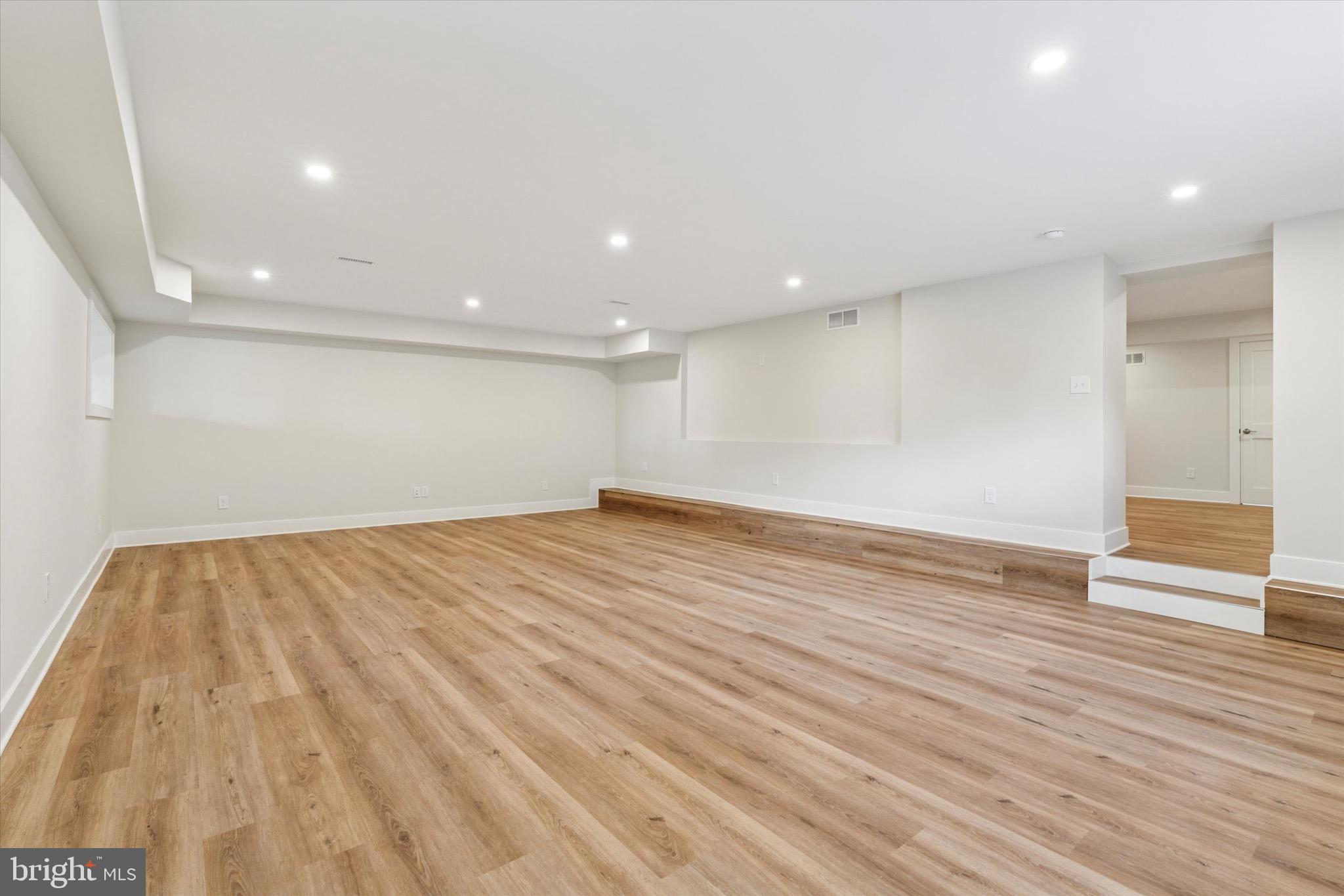 GLADWYNE - Residential