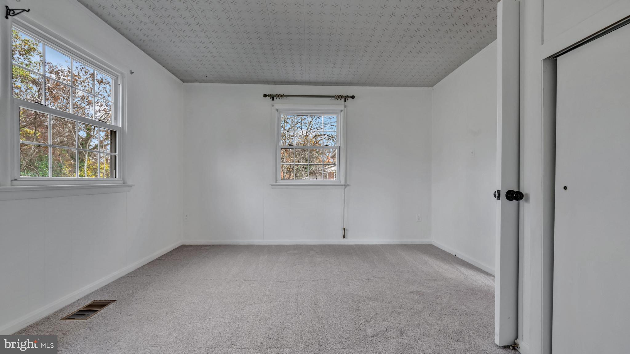 TEMPLE HILLS - Residential