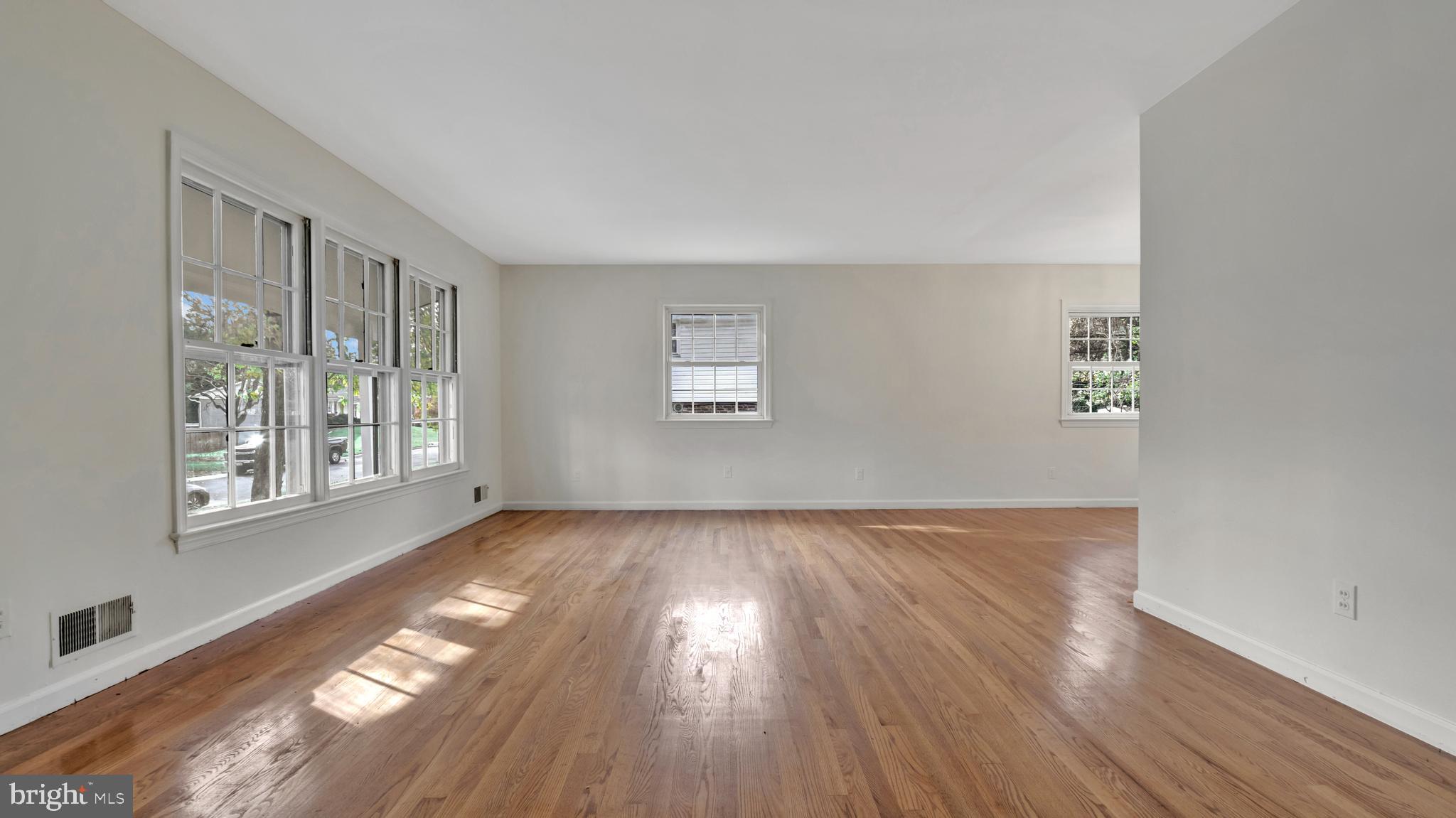 TEMPLE HILLS - Residential