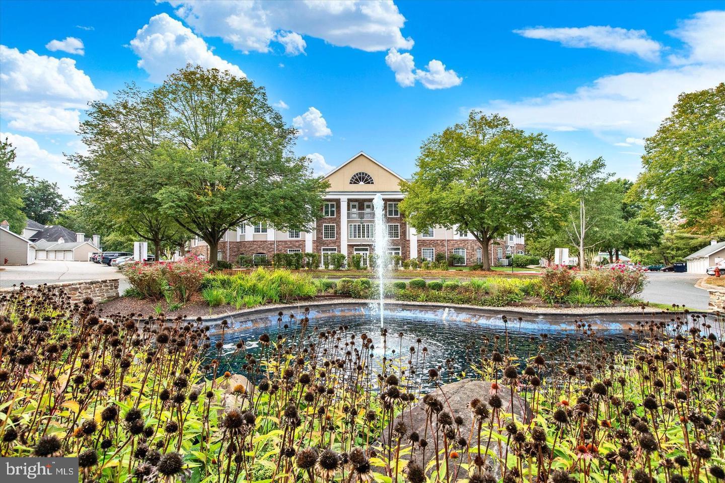 ENGLISH COUNTRY MANOR - Residential