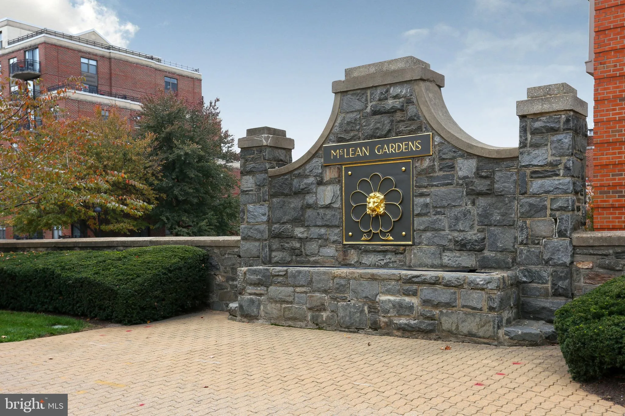 3740 39th Street NW Unit D154, Washington, DC 20016