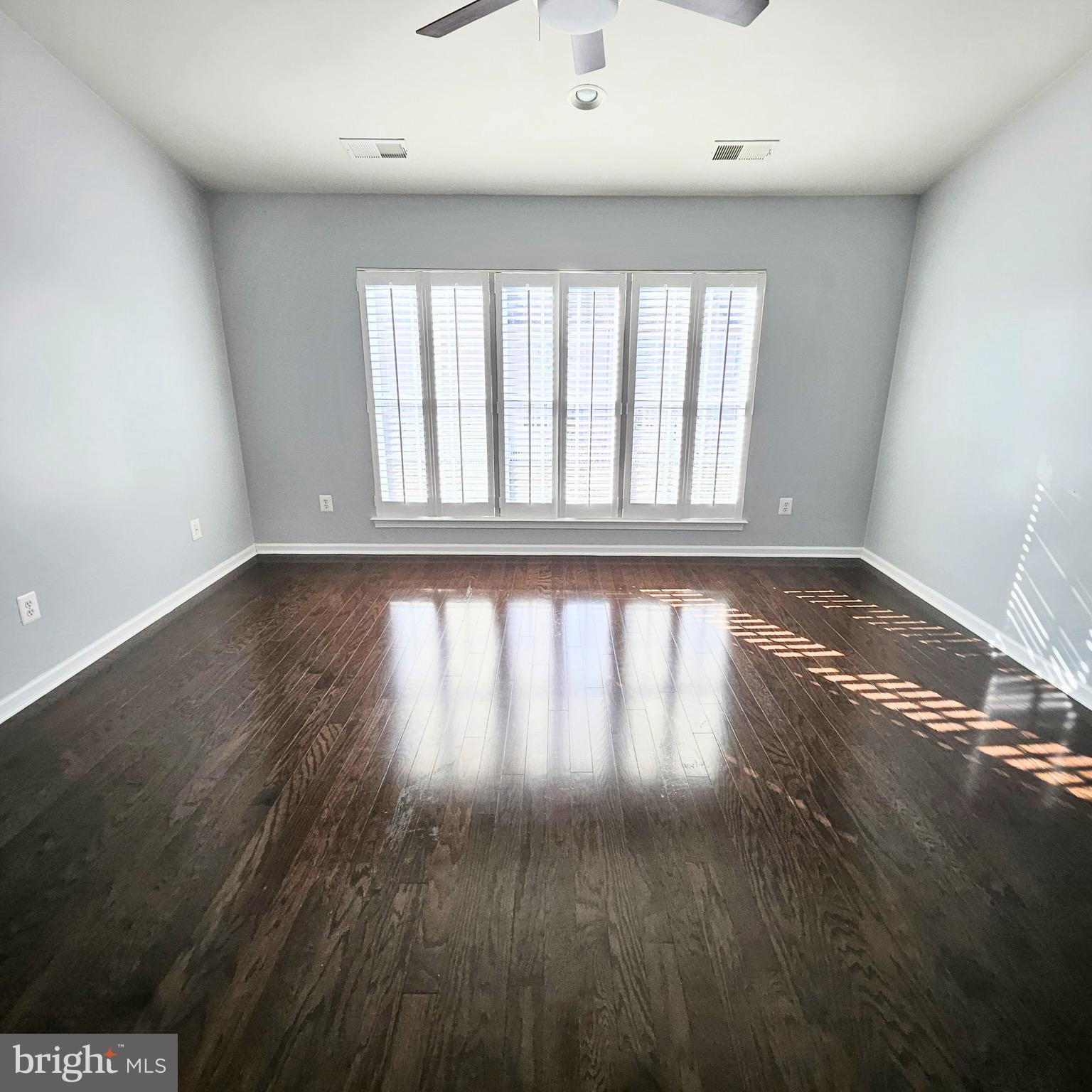 SOUTH RIDING - Residential Lease