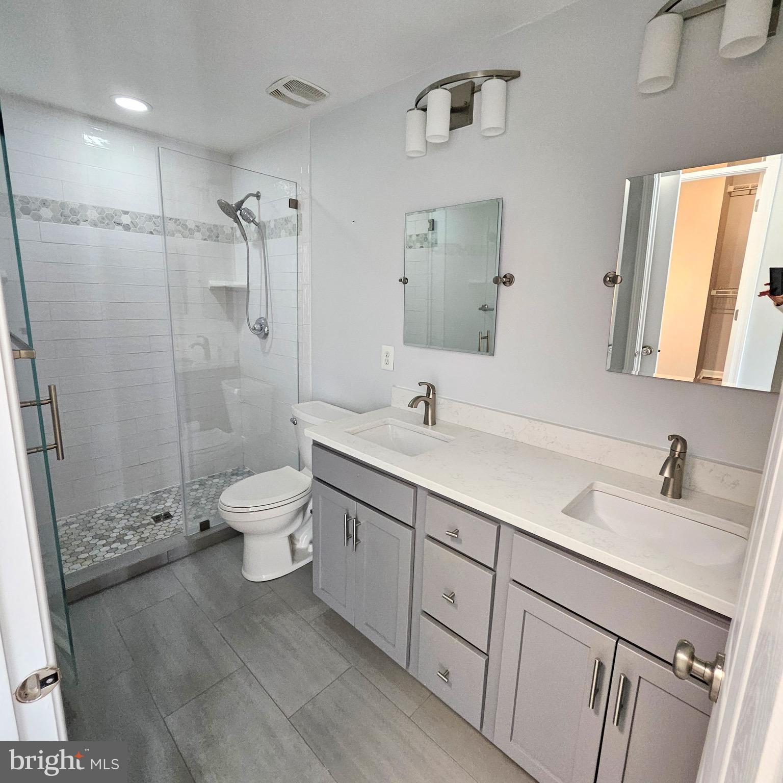 SOUTH RIDING - Residential Lease