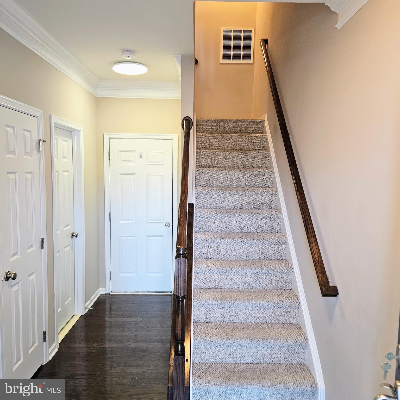 SOUTH RIDING - Residential Lease