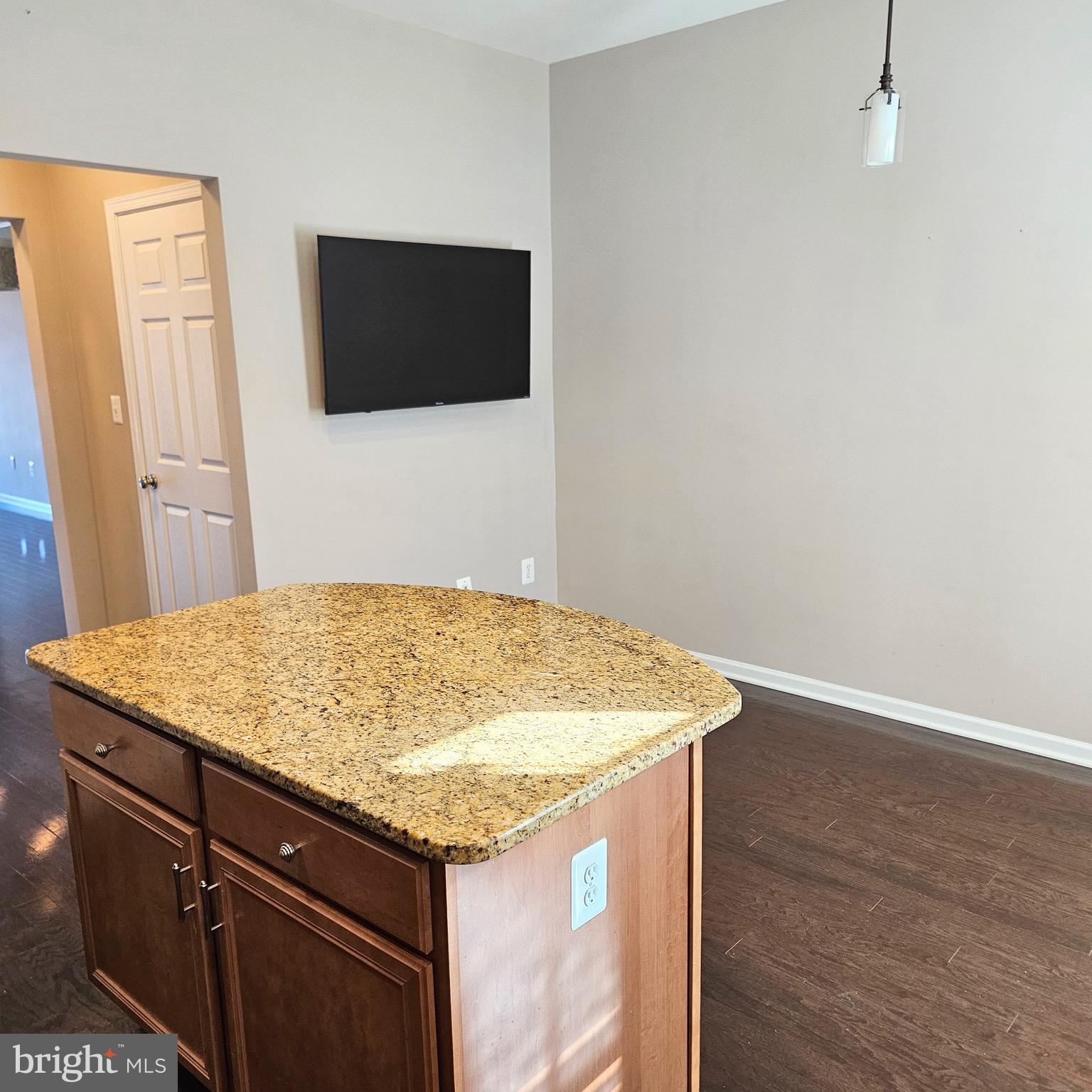 SOUTH RIDING - Residential Lease