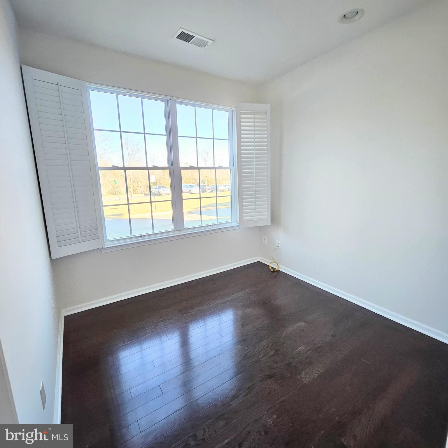 SOUTH RIDING - Residential Lease