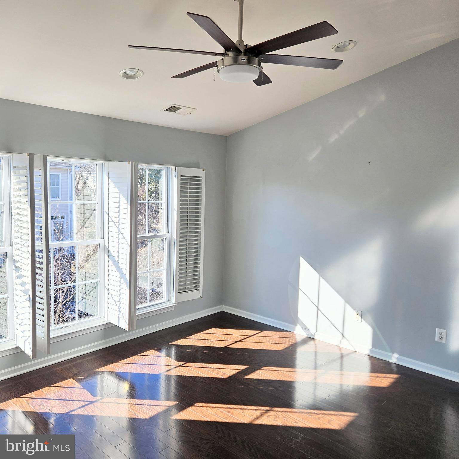 SOUTH RIDING - Residential Lease