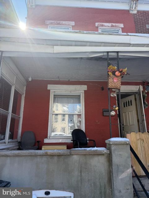 Townhouse For Sale - 445 Genesee Street<br/> TRENTON, NJ 08611