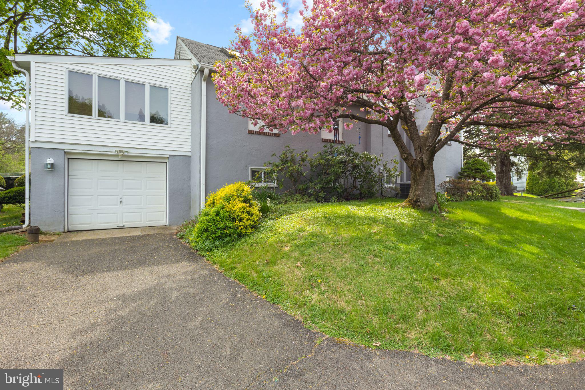 NORTH HILLS - Residential