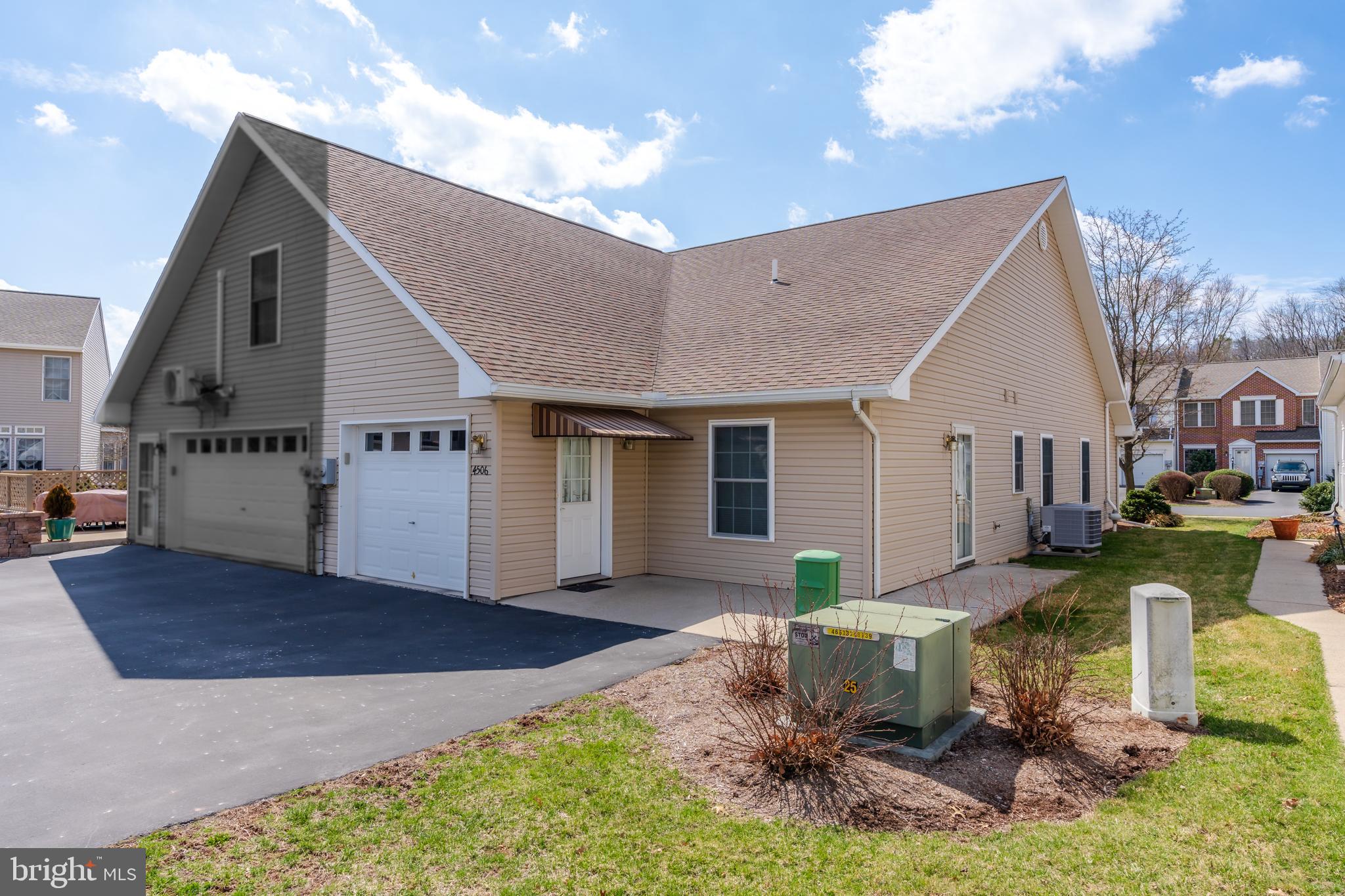 PINEBROOK - Residential