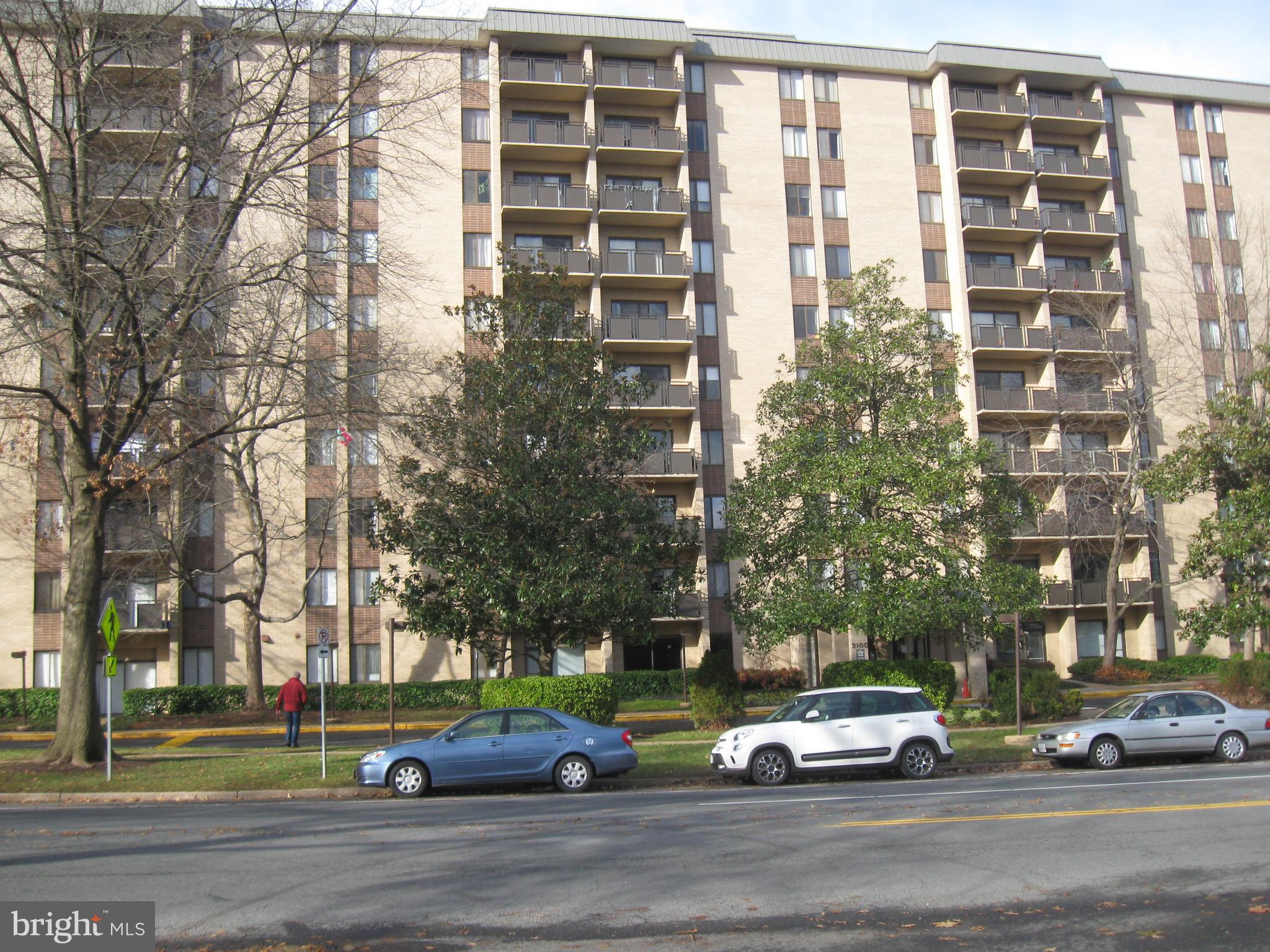 WOODLAKE TOWERS - Residential Lease