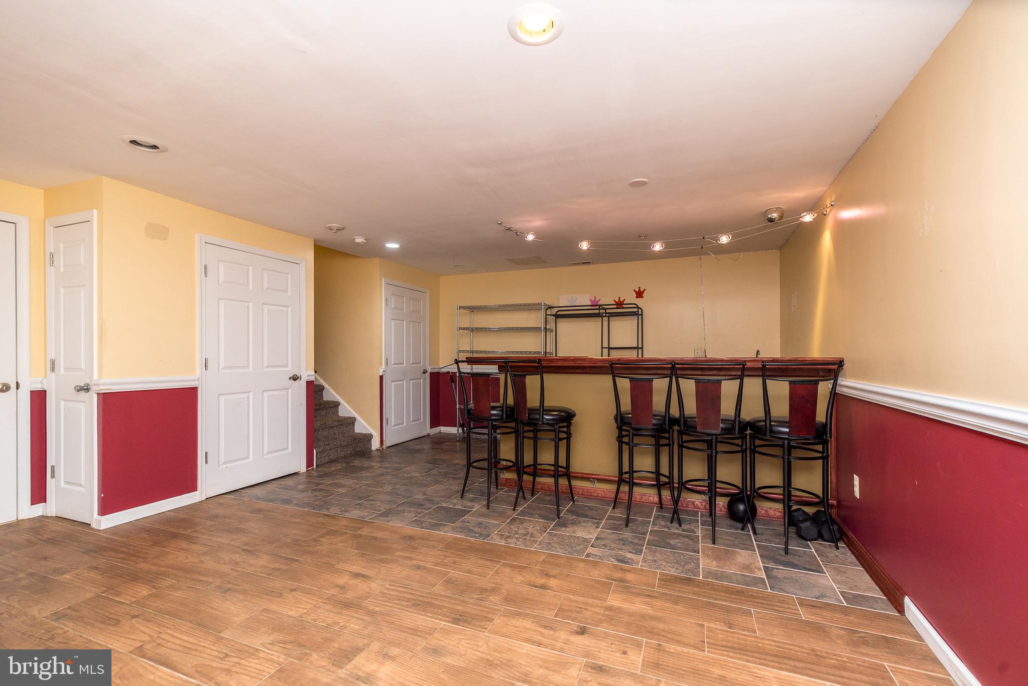 WALNUT BANK FARMS - Residential