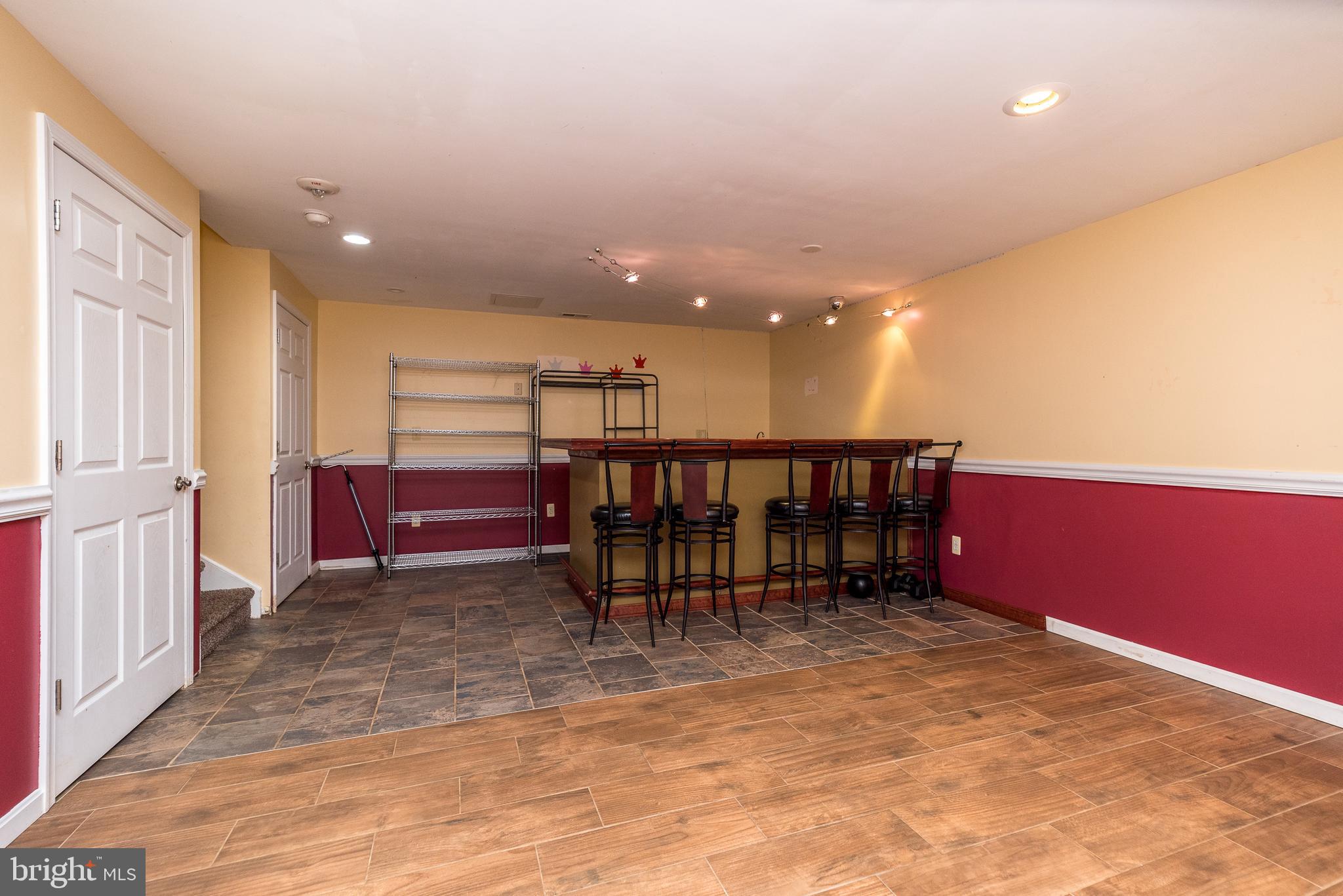 WALNUT BANK FARMS - Residential