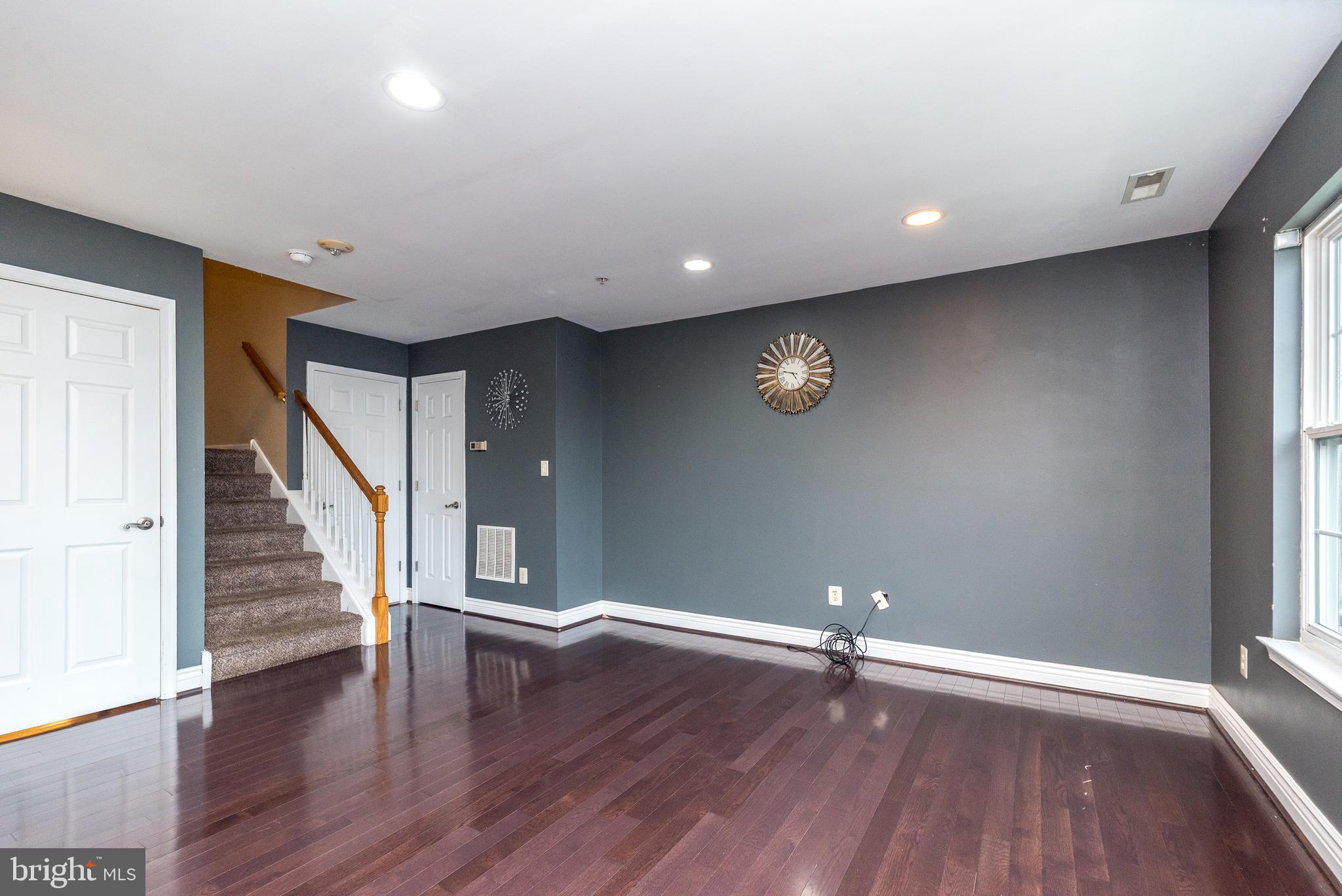 WALNUT BANK FARMS - Residential