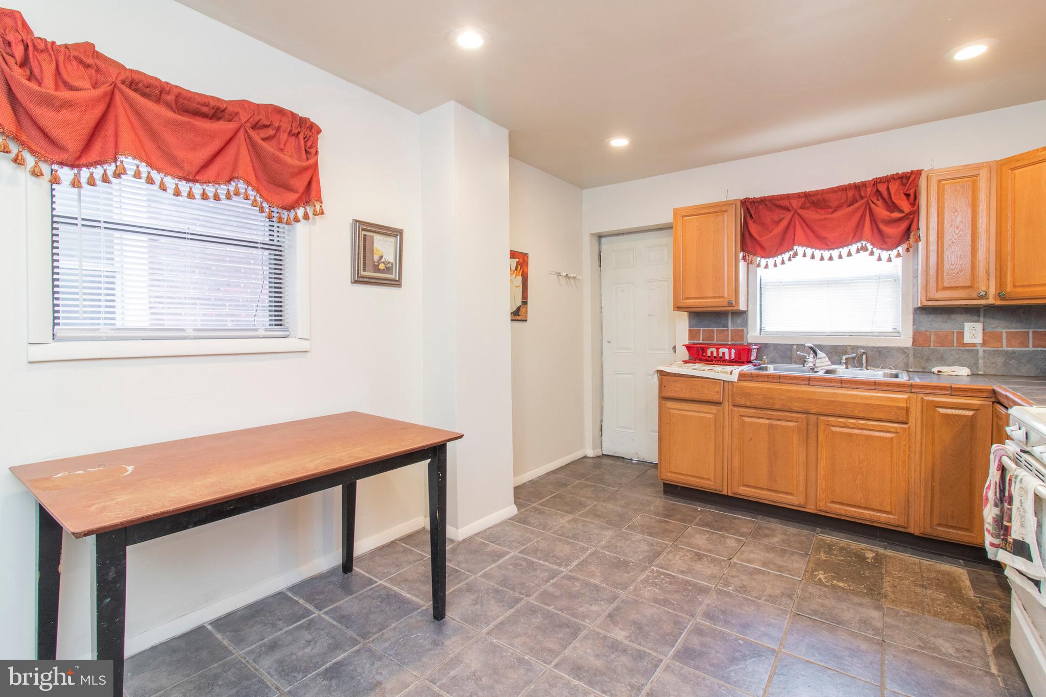 WALNUT HILL - Residential