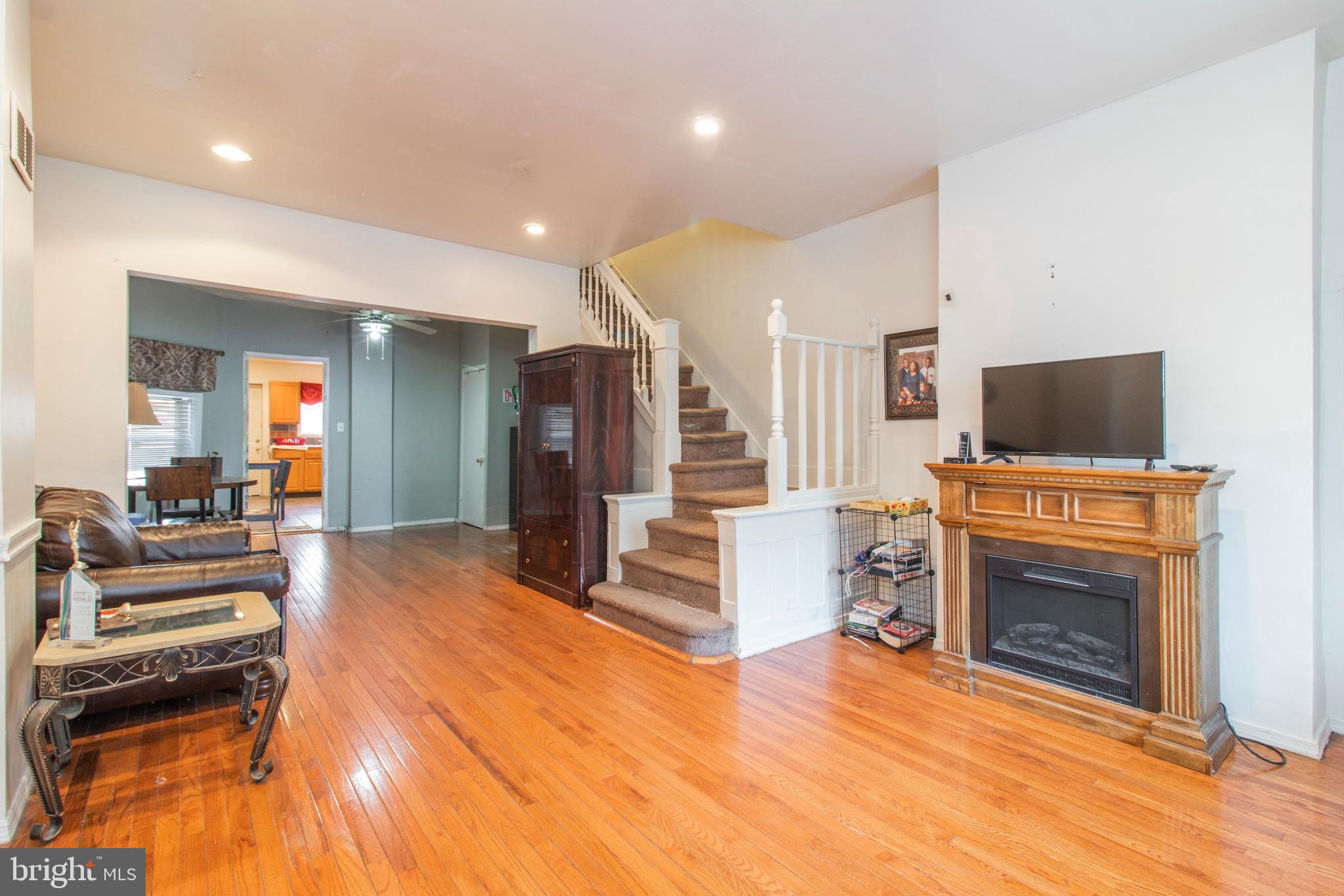 WALNUT HILL - Residential