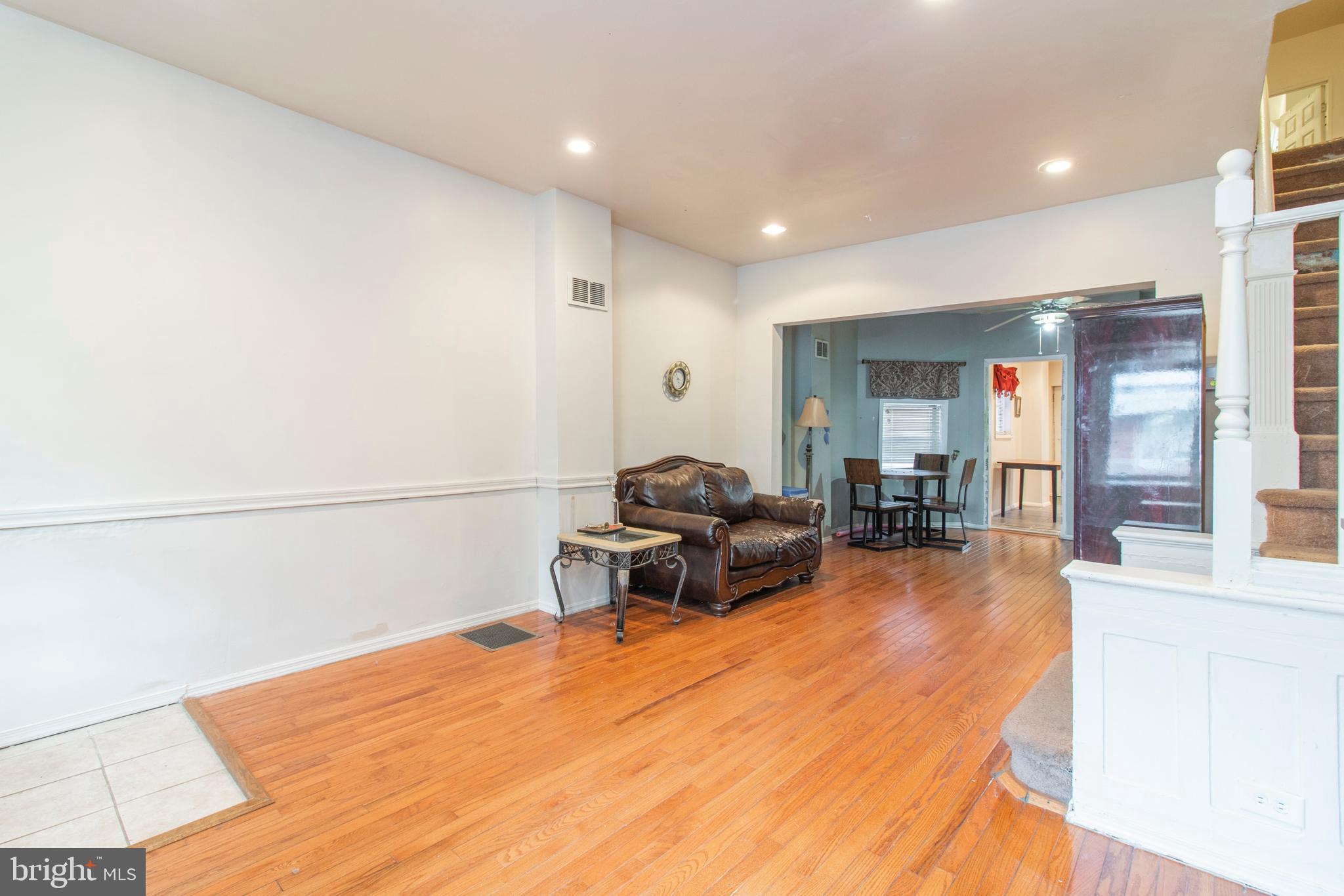 WALNUT HILL - Residential