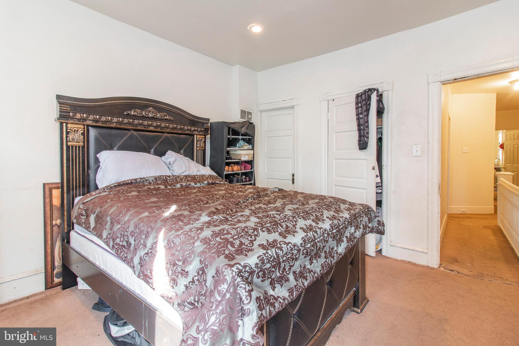 WALNUT HILL - Residential