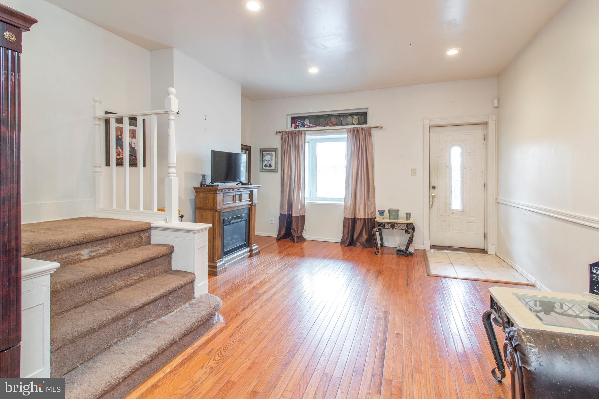 WALNUT HILL - Residential