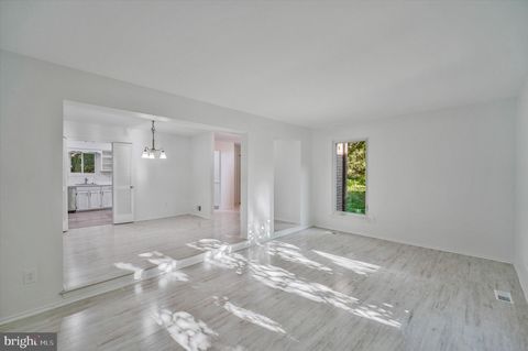 Tiny photo for 2974 Borge Street, OAKTON, VA 22124 (MLS # VAFX2306846)