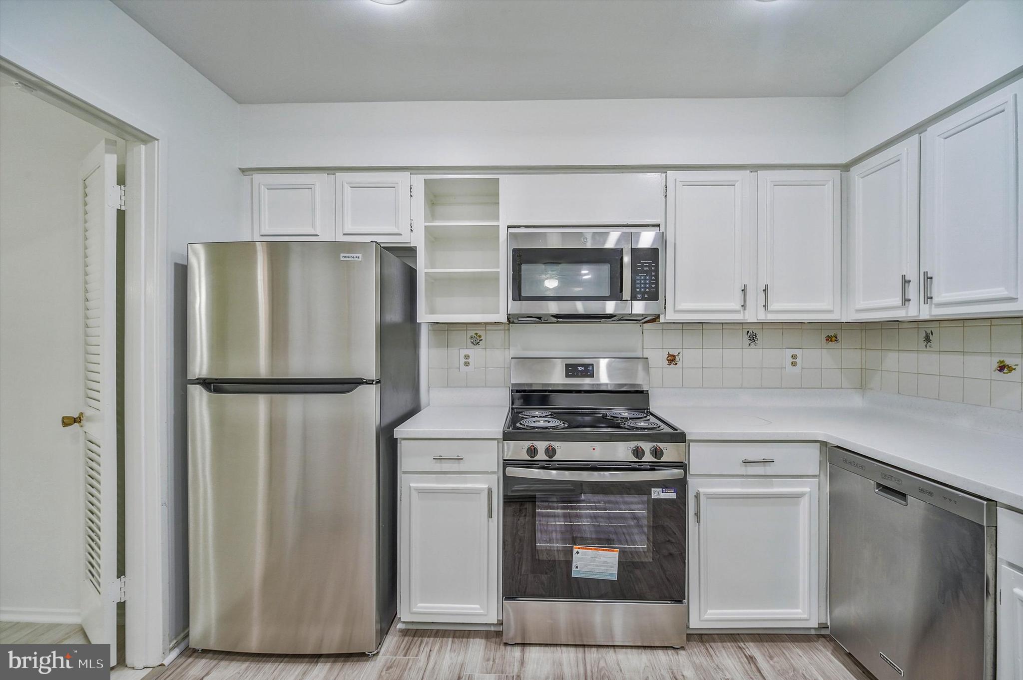 CHERRYWOOD SQUARE - Residential