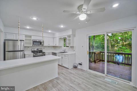 Tiny photo for 2974 Borge Street, OAKTON, VA 22124 (MLS # VAFX2306846)