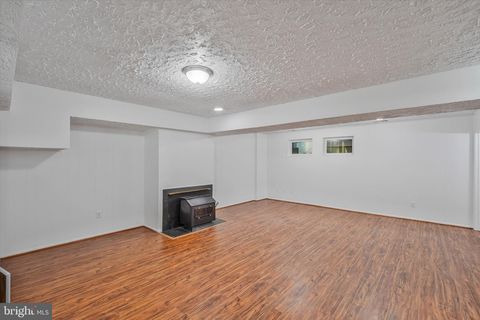Tiny photo for 2974 Borge Street, OAKTON, VA 22124 (MLS # VAFX2306846)