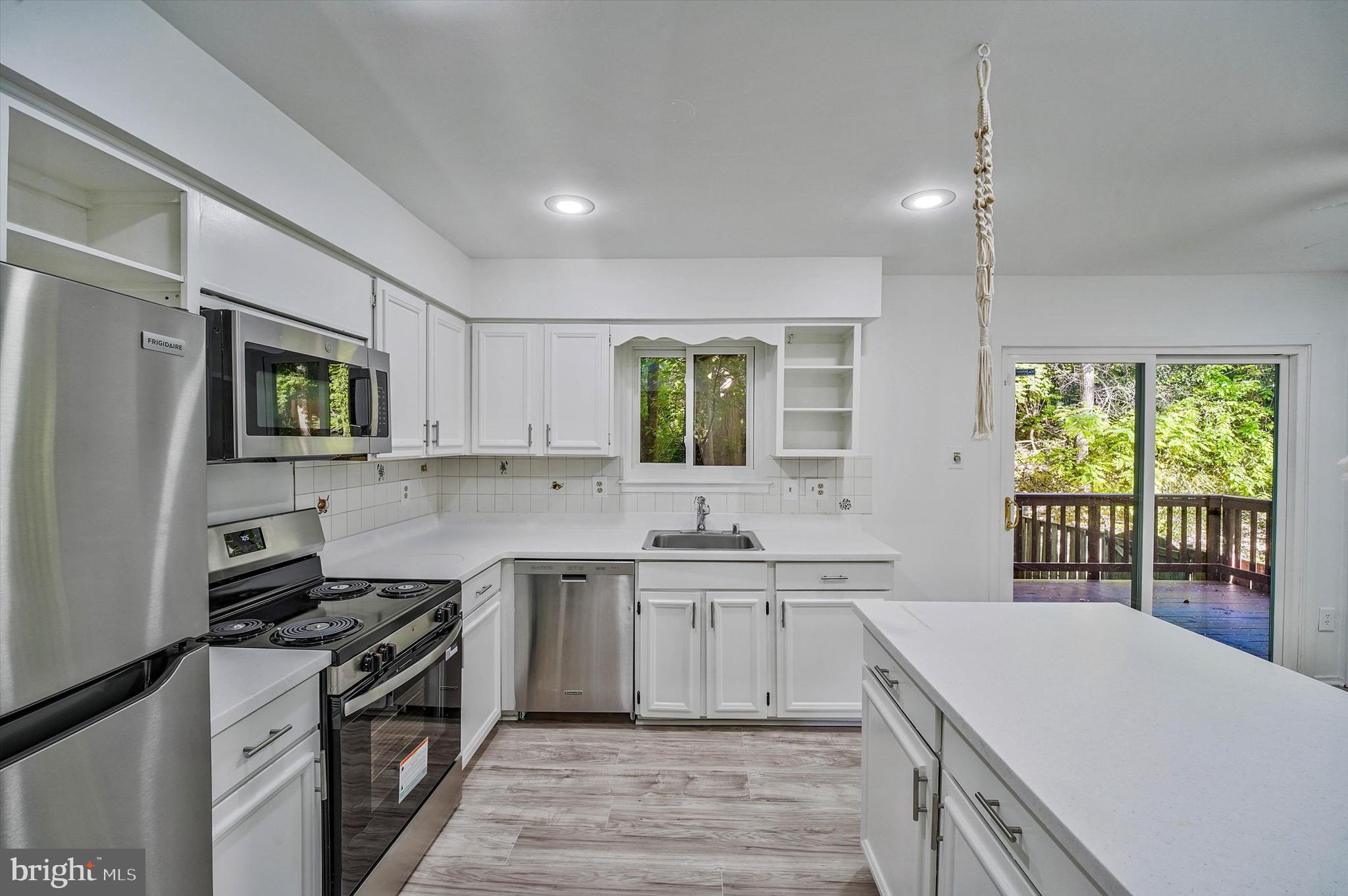 CHERRYWOOD SQUARE - Residential