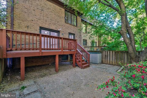 Tiny photo for 2974 Borge Street, OAKTON, VA 22124 (MLS # VAFX2306846)