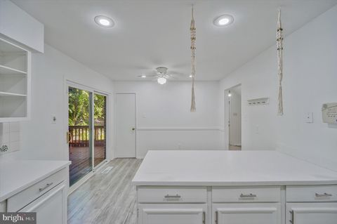 Tiny photo for 2974 Borge Street, OAKTON, VA 22124 (MLS # VAFX2306846)