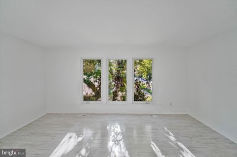 Tiny photo for 2974 Borge Street, OAKTON, VA 22124 (MLS # VAFX2306846)