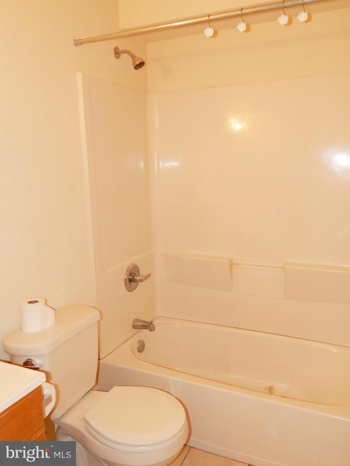 HIGHLANDTOWN - Residential Lease