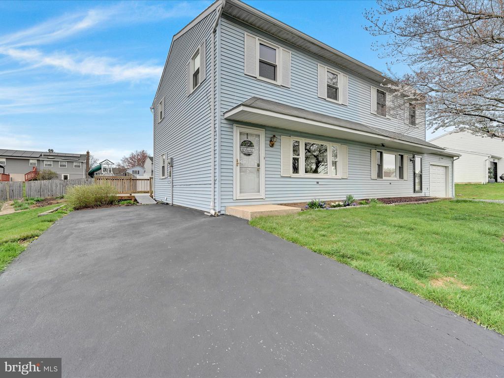 Photo of 1279 Staman Lane, COLUMBIA, PA 17512 (MLS # PALA2068398)