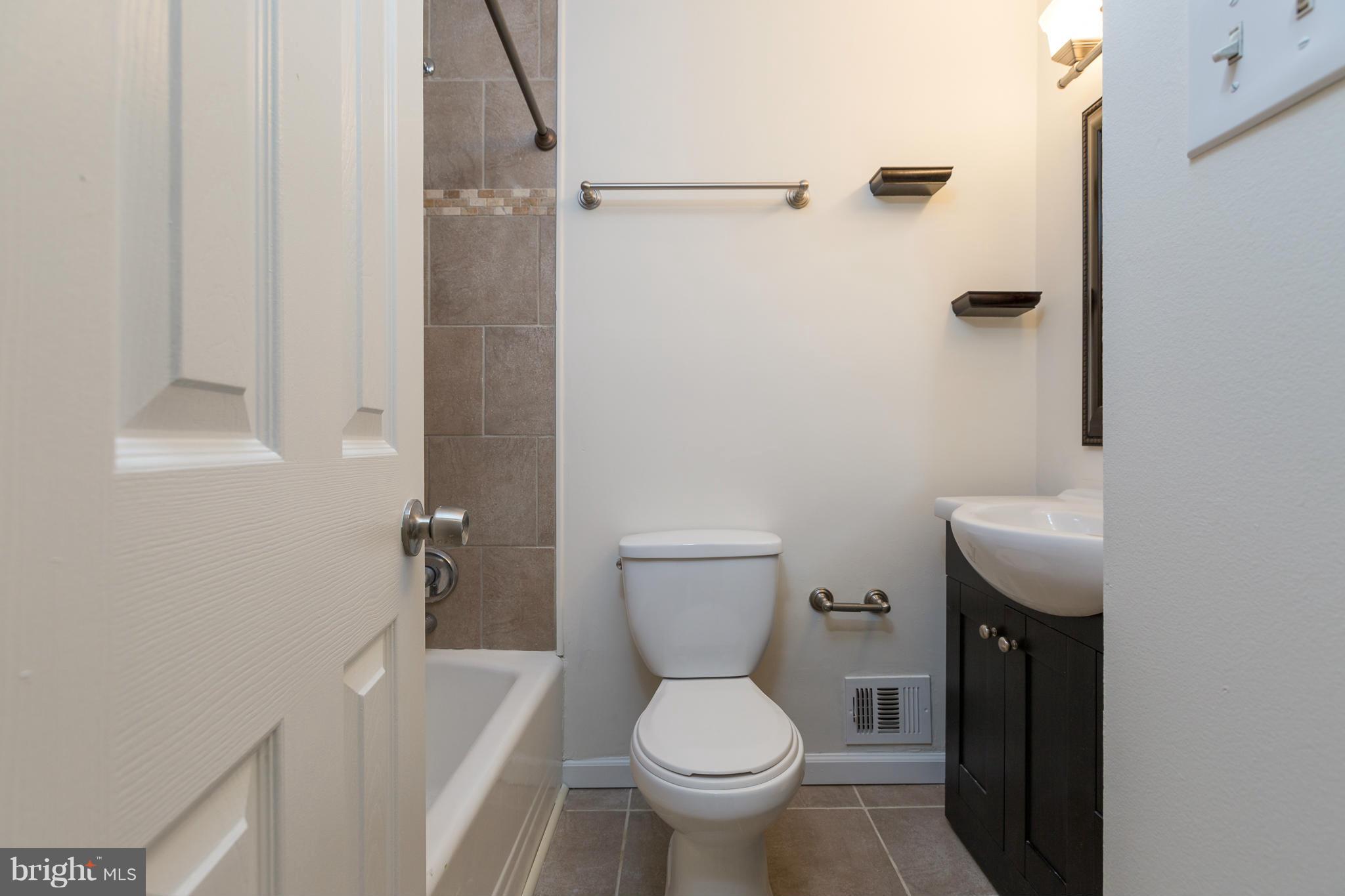 RESTON - Residential Lease