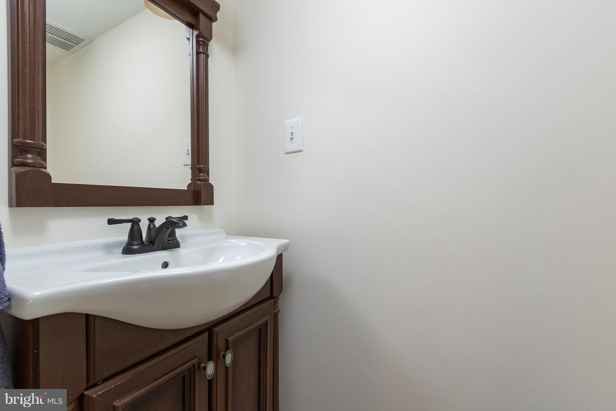 RESTON - Residential Lease