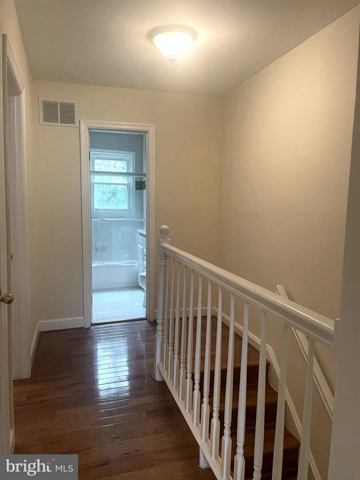 GLASSMANOR - Residential Lease