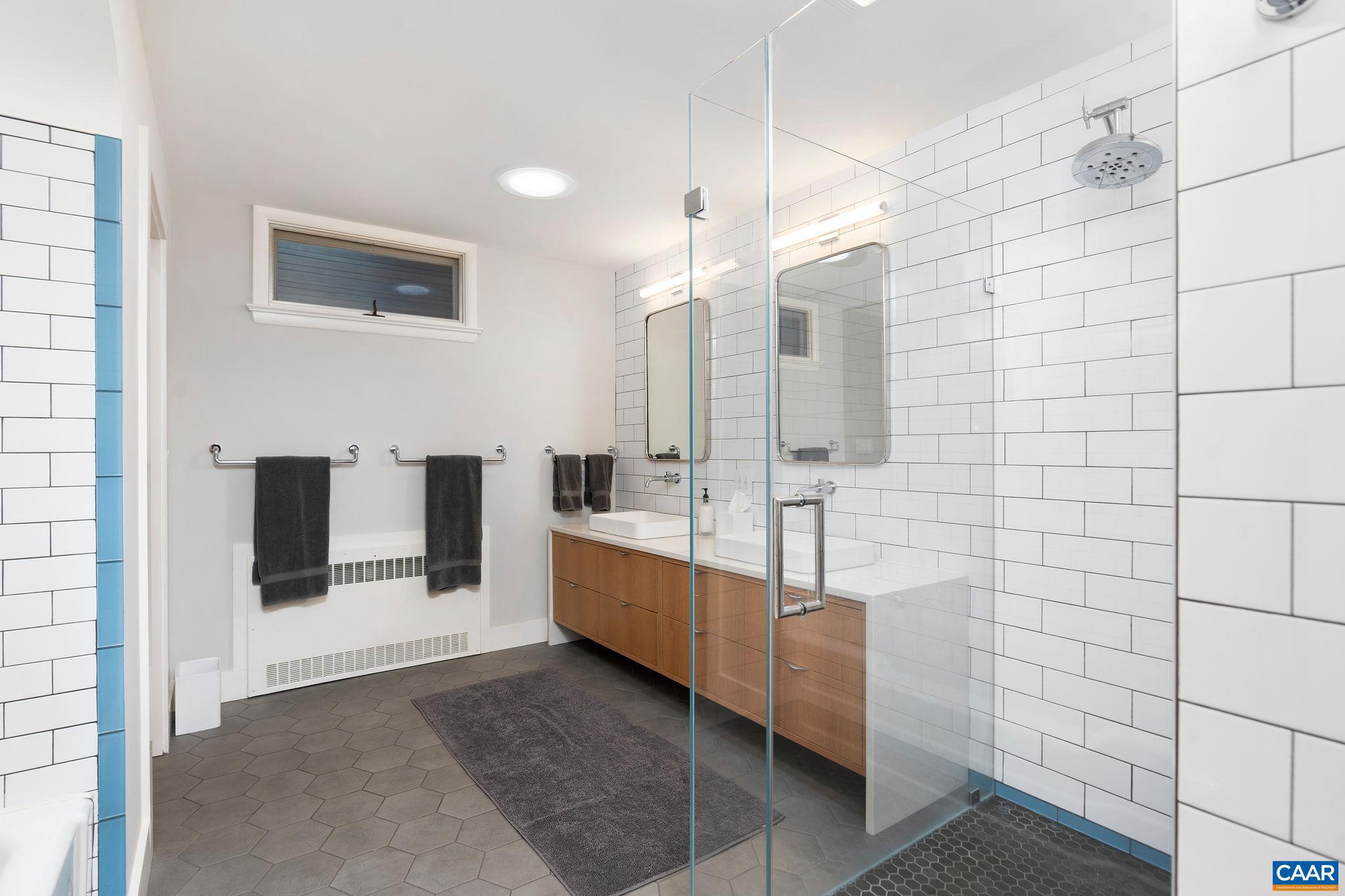 FAIRWAY HILLS - Residential