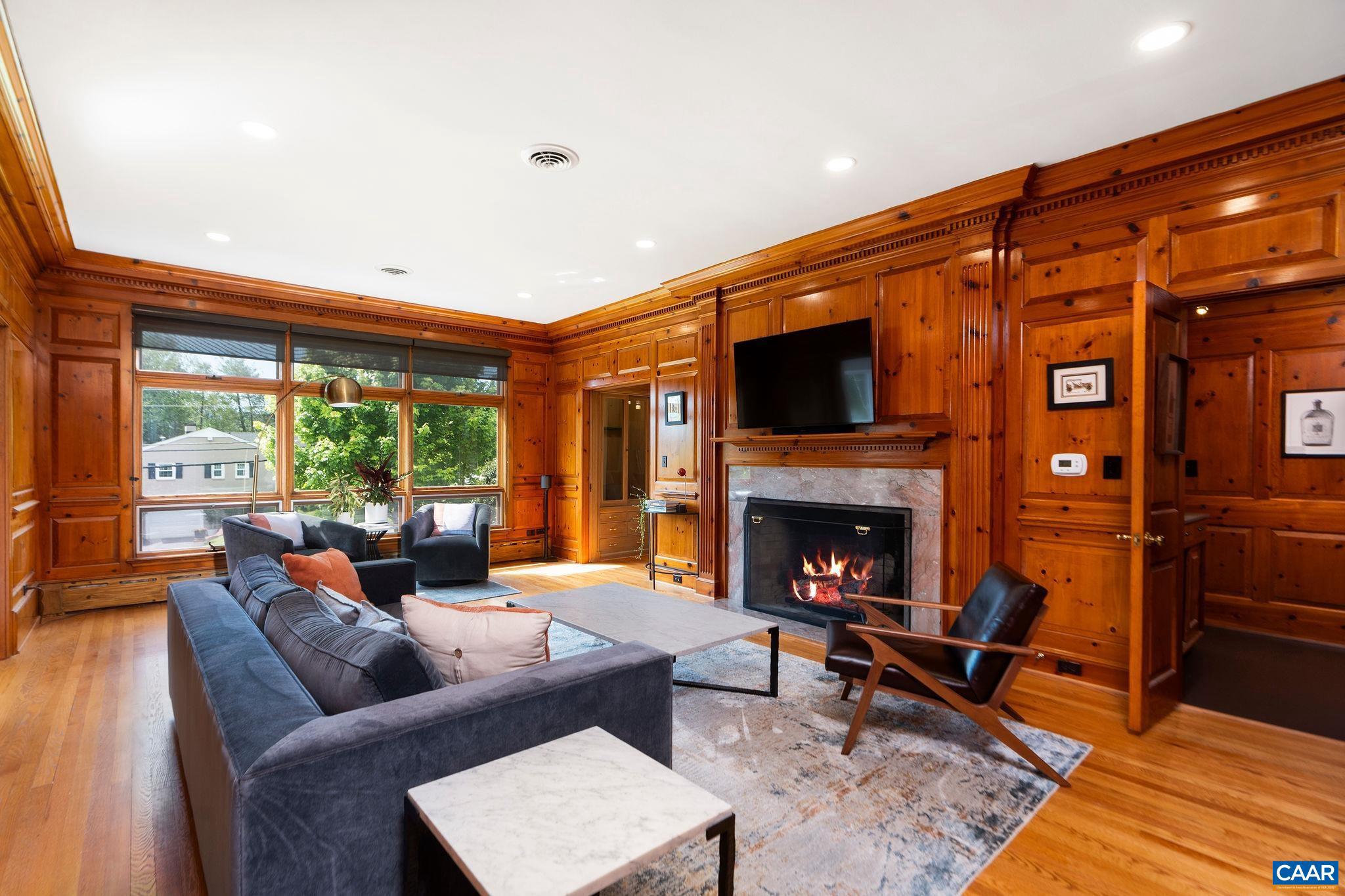 FAIRWAY HILLS - Residential