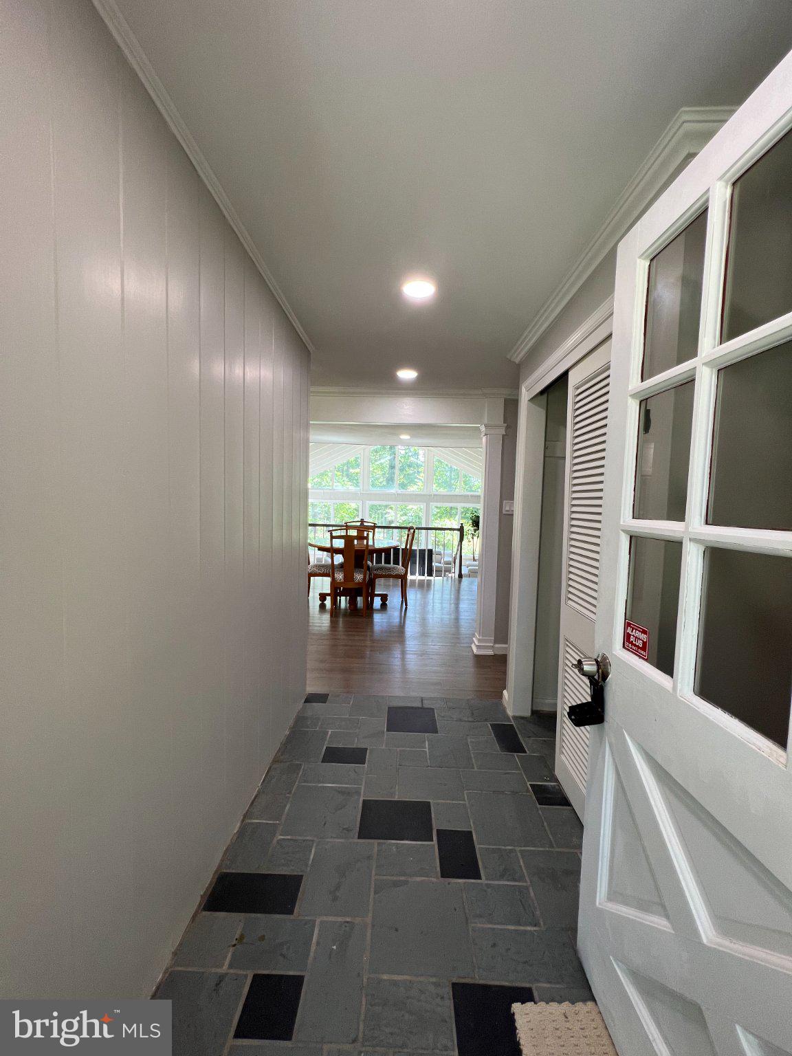 HILLTOWN - Residential