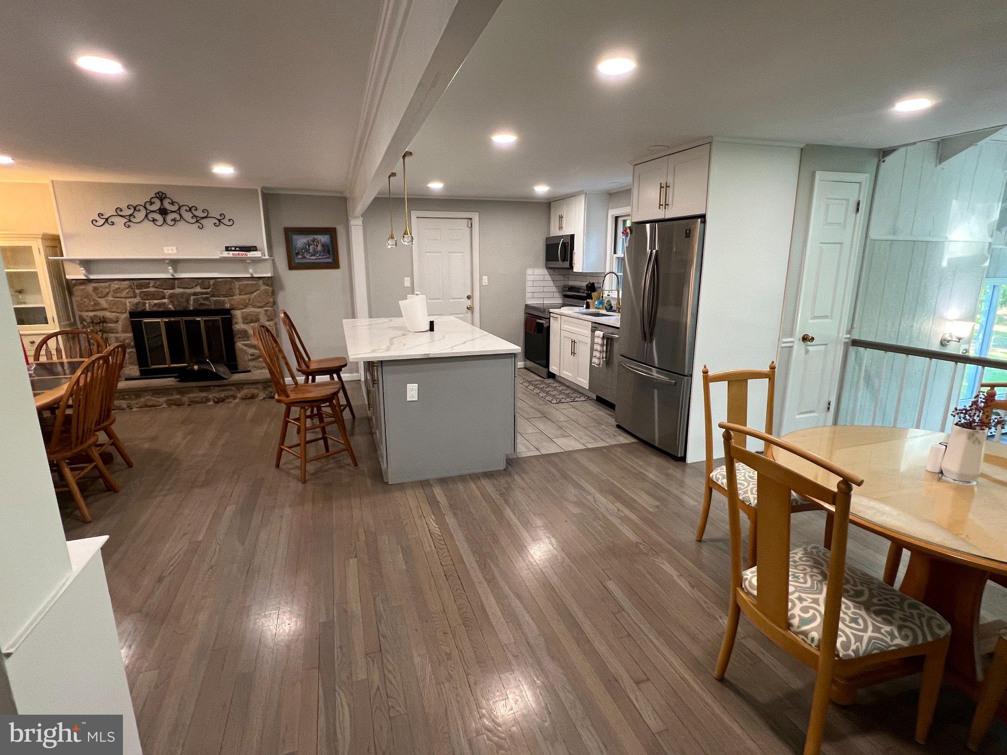 HILLTOWN - Residential