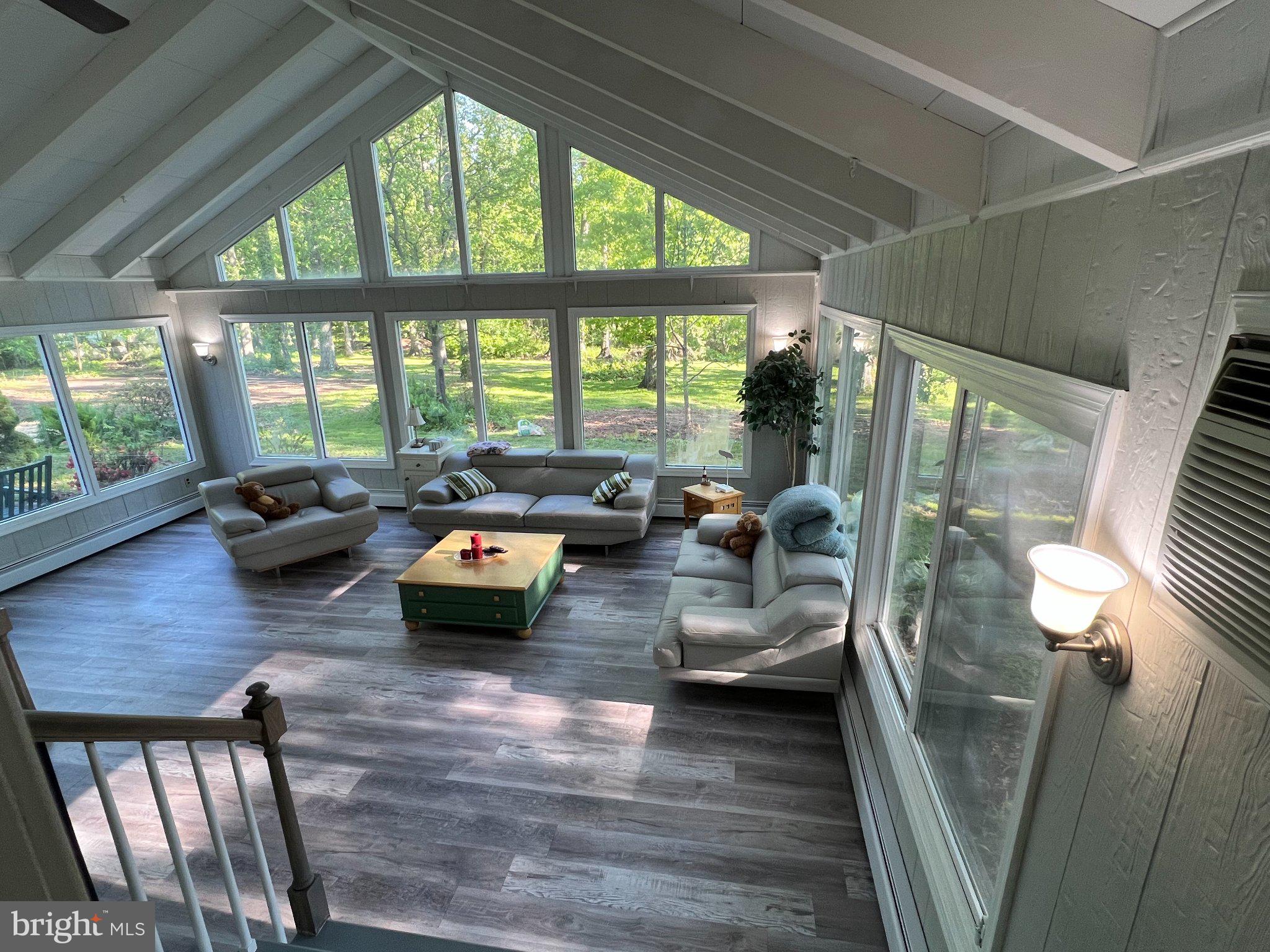 HILLTOWN - Residential