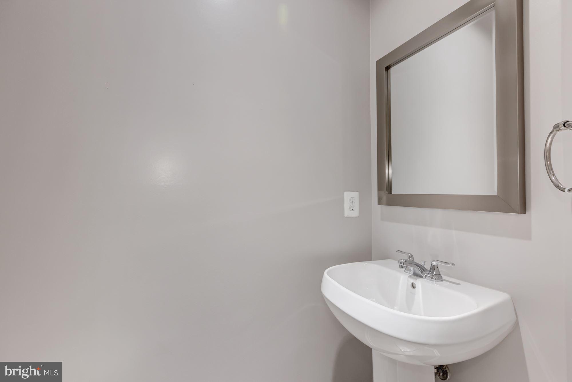 CAMERON STATION - Residential