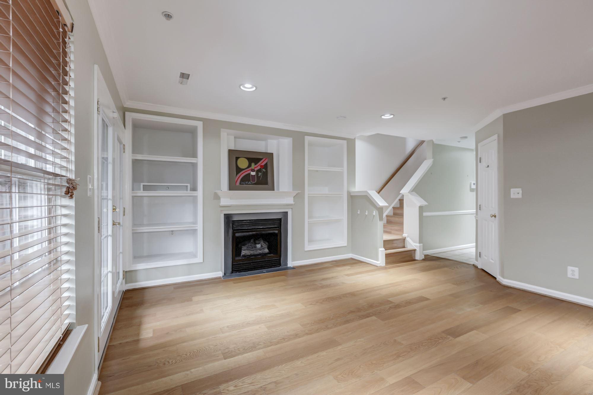 CAMERON STATION - Residential