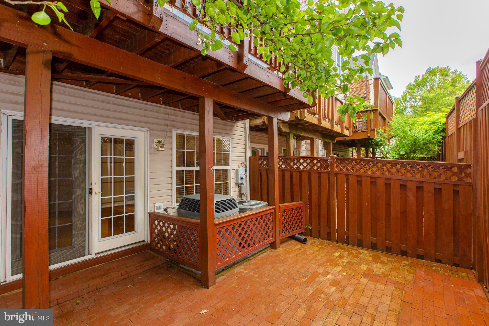 CAMERON STATION - Residential