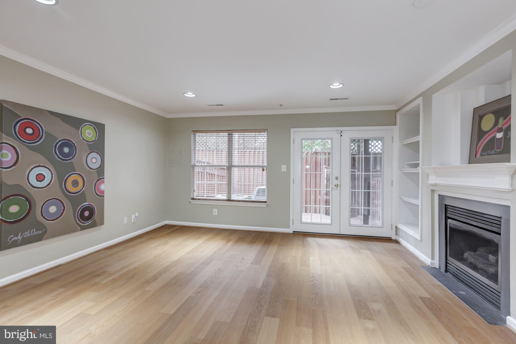 CAMERON STATION - Residential