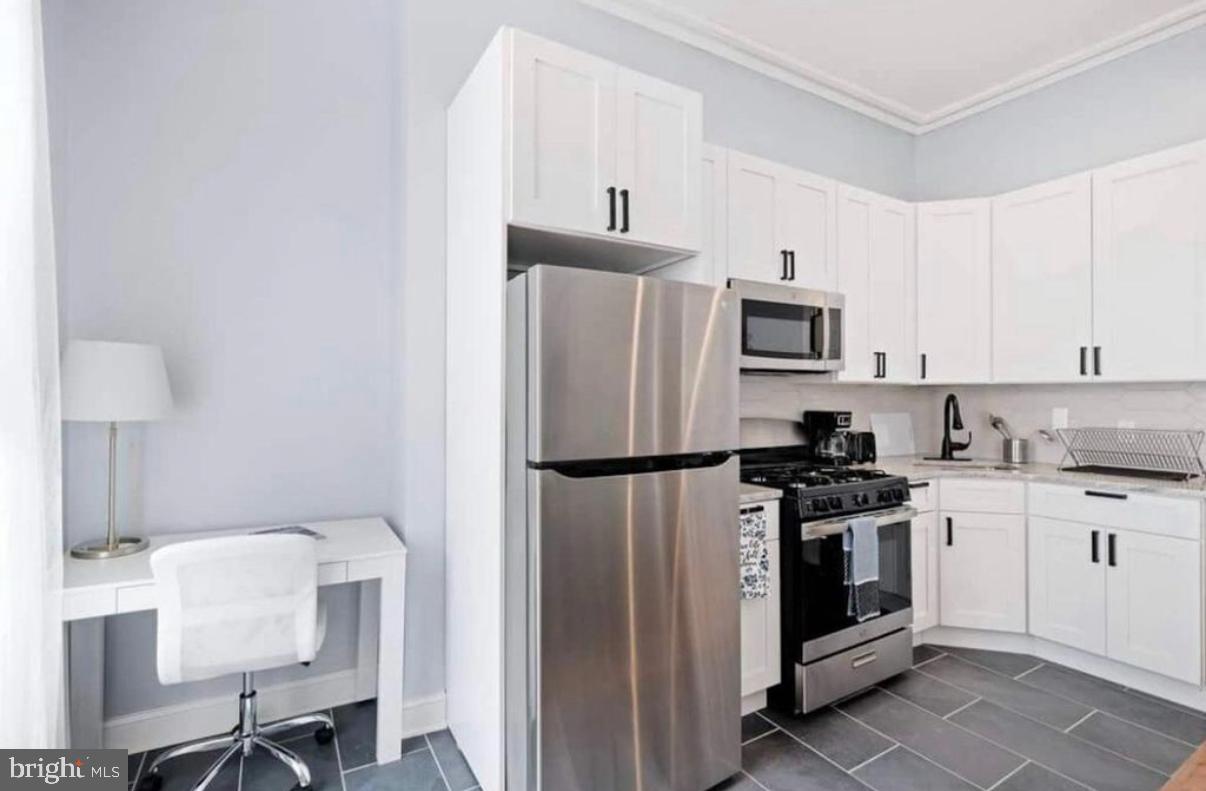 FAIRMOUNT - Residential Lease