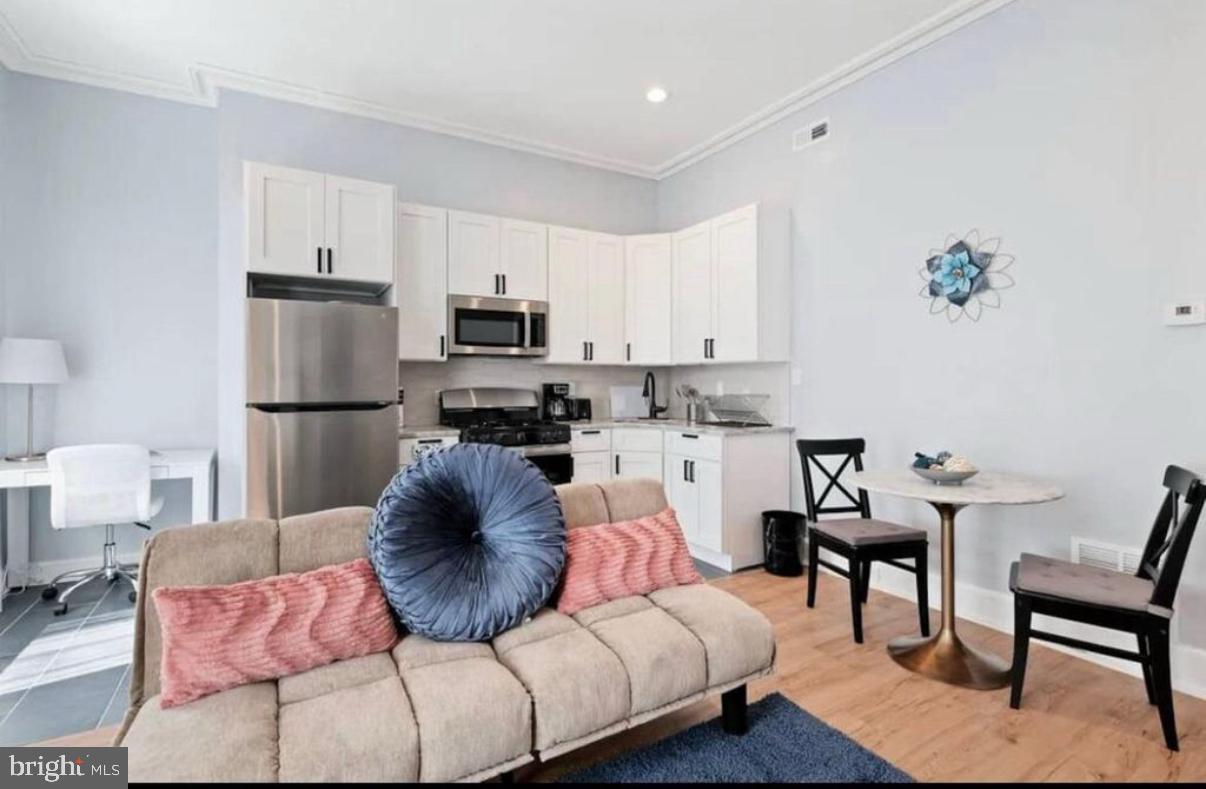 FAIRMOUNT - Residential Lease