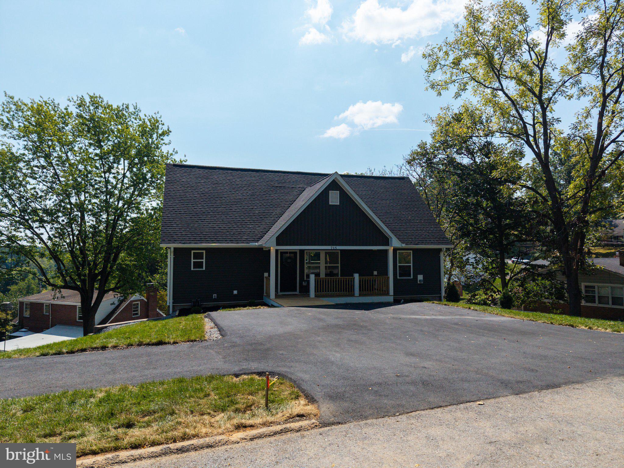 715 HILLCREST DRIVE